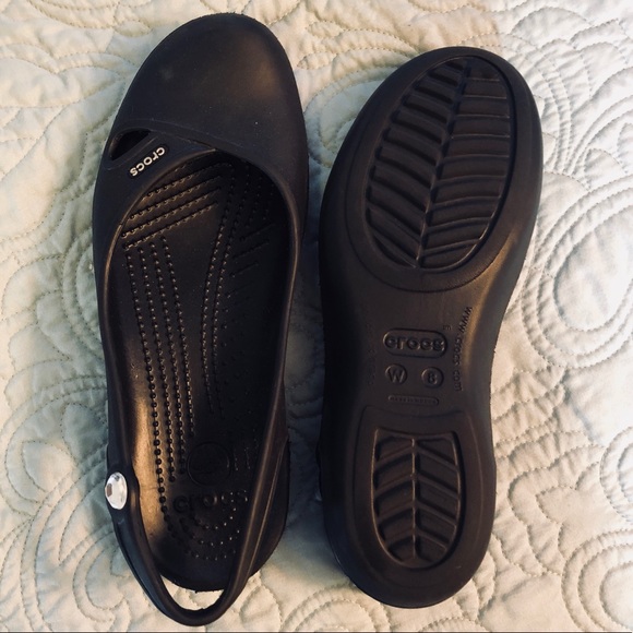 discontinued crocs sandals